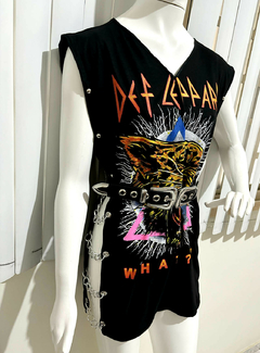 Maxi Blusa Def Leppard - What?! na internet