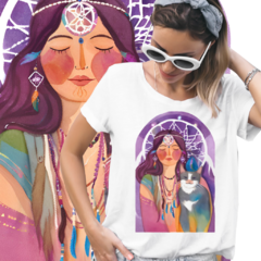 Mulher hippie com seu gato - comprar online