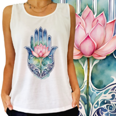 Mão de Hamsa azul com flor de lótus - comprar online