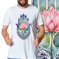 Mão de Hamsa azul com flor de lótus - Elementarium | Vista a mudança que deseja ver no mundo!