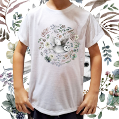 Camiseta unissex infantil Mandala de folhas com corujinha