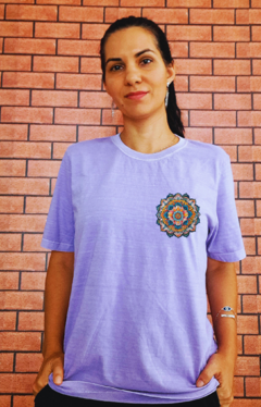 Camiseta Unissex Mandala em algodão orgânico Lavanda - comprar online