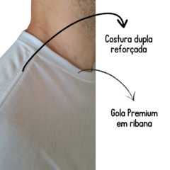 Camiseta masculina/unissex Meditando no luar - comprar online