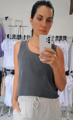 Cropped regata em algodão estonado liso na internet