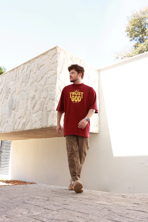 Oversized Masculina Trust The Process Moda Cristã - comprar online