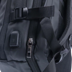 Mochila Porta Notebook Clásica, 18” Pierre Cardin Reforzada USB 13528 en internet