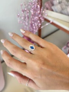 anel moldura azul safira