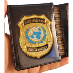 Carteira porta documentos em couro com 2 brasões - Agente defensor direitos humanos personalizado com nome - comprar online
