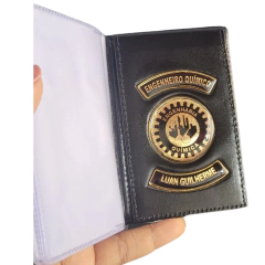 Carteira porta documentos em couro com brasão - Engenheiro Químico com nome - comprar online