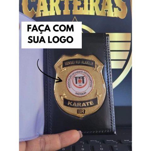 Carteira porta documentos em couro com brasão - Personalizada com sua logo e suas escritas - comprar online