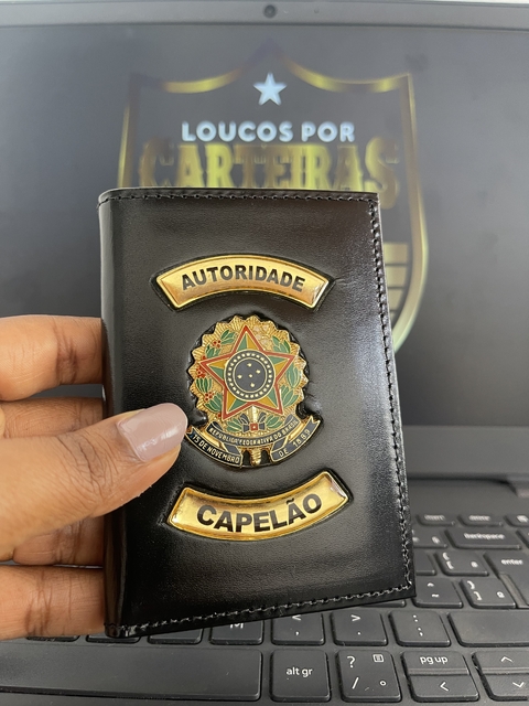 Carteira porta documentos em couro com 2 brasões (interno e externo) - Autoridade capelão personalizado com nome - comprar online