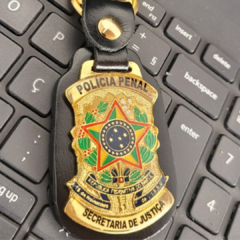 Chaveiro em couro com brasão - Polícia penal secretaria de justiça