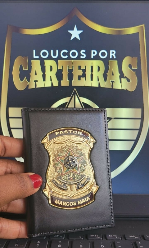 Carteira porta documentos em couro com brasão - Pastor personalizado com nome - comprar online