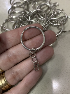 Pacote com 25 argolas simples para chaveiro na cor prata - comprar online