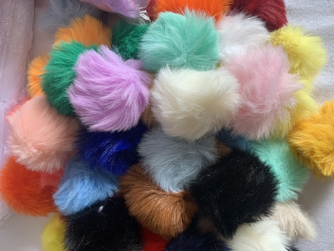 Pacote com 3 pompons mini, chaveiro 5mm, sem argola