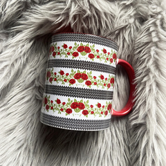Caneca Frida Kahlo com alça e interior vermelho - comprar online