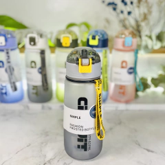 BOTELLA DEPORTIVA FASHION 820 ML en internet