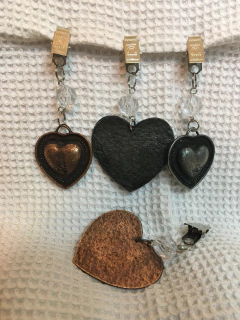 PESA DE MANTEL CORAZÓN SET X 4 UNIDADES