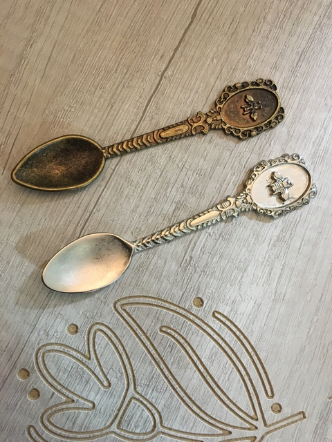 CUCHARITA DE METAL + DISEÑO ABEJA