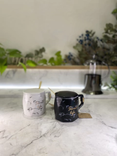 TAZA DE CERÁMICA DISEÑO MÁRMOL CON CUCHARITA