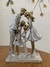 escultura casal se beijando com casal de filhos - comprar online