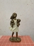 Escultura menininha com ursinhos