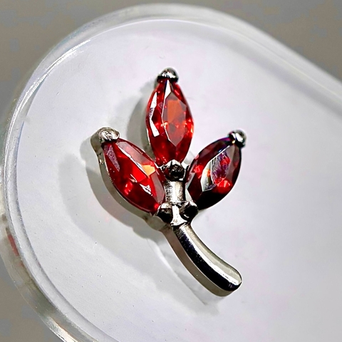 LABRET TITÂNIO GALHO TRÊS FOLHAS ZIRCÔNIAS - comprar online