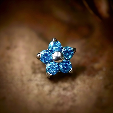 LABRET TITÂNIO MINI FLOR ALISSO ZIRCÔNIAS - comprar online