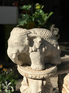 ELEFANTE HINDU CON MANTO De Resina 34x50x30