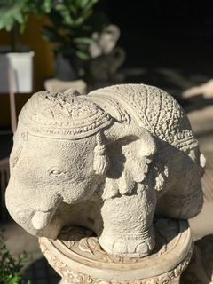 ELEFANTE HINDU CON MANTO De Resina 34x50x30 - comprar online