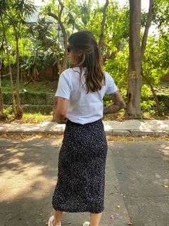 Saia Midi Preta Estampa Poá - comprar online
