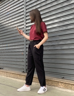 Calça de Pantacourt de Alfaiataria - Preta