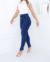 Calça Cigarrete Jeans Com Abertura Lateral e Barra Feita - Escura na internet