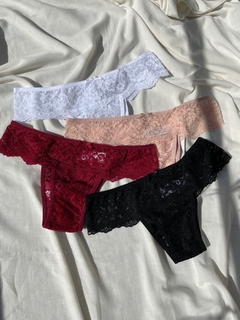 CALCINHA TANGA KISS ME