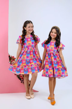 Vestido princesinha 2 babados arco íris