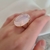Anel Oval Cristal Rosa Leitoso na internet
