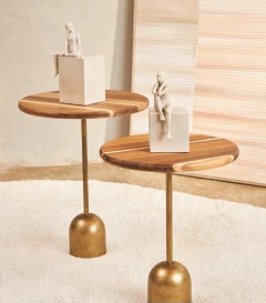 Mesa lateral em madeira - comprar online