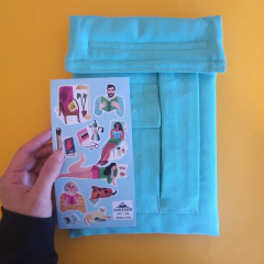 Funda acolchada celeste crema del cielo + Plancha de stickers de María Luque en internet