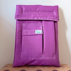 Funda acolchada violeta + Plancha de stickers de María Luque - comprar online