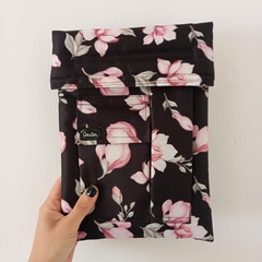 Funda acolchada rosas + Plancha de stickers de María Luque