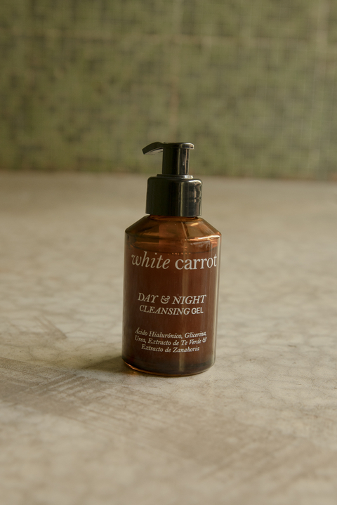 DAY & NIGHT CLEANSING GEL - White Carrot
