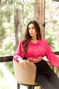 Cropped Camisa na internet