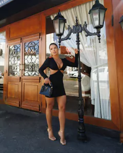 VESTIDO CORRENTE na internet