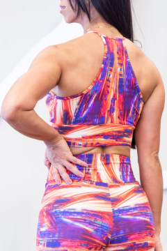 TOP TRANÇADO COM BOJO ESTAMPADO AZUL COM ROXO - comprar online