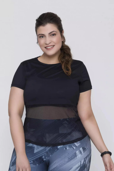 CAMISETA PLUS SIZE PRETO COM DETALHE ARRASTÃO
