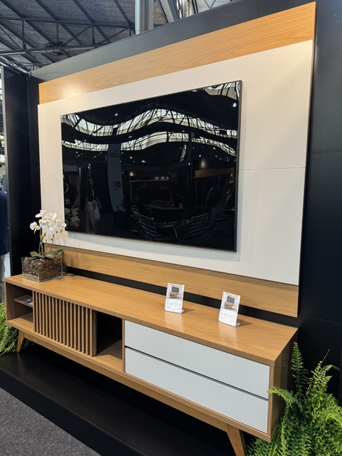 Bancada + painel de 2,00 para TV de até 75 polegadas