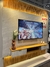 Painel ripado de 2,29x2,40 de altura 100% MDF com LED para TV de até 75 polegadas
