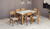 Mesa de jantar retangular em MDF