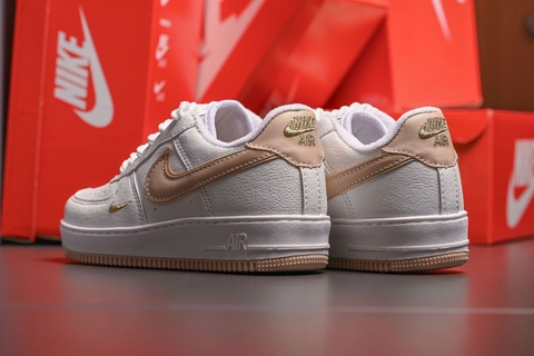 Nike air force infantil amêndoa