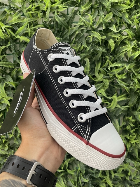 Tênis All Star tradicional